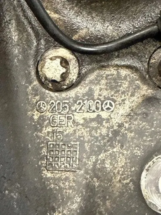 Moyeu de roue avant Mercedes-Benz C W205 OEM 2052100 image 3