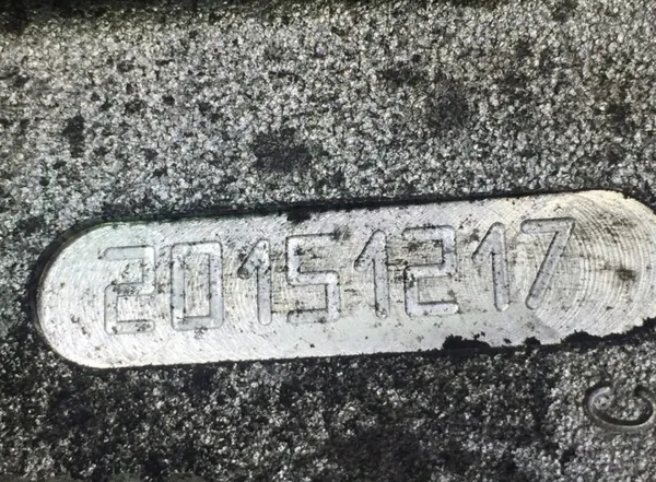 Oljefilterfäste Volvo OEM 22325743 - Begagnad image 5