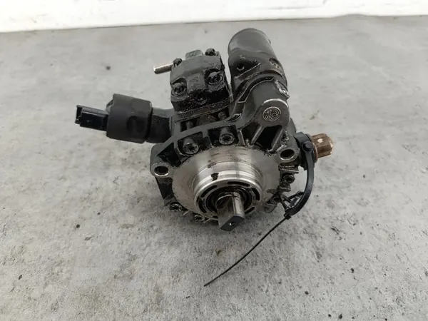 Begagnad Volvo V50 insprutningspump OEM 9654615580 image 2