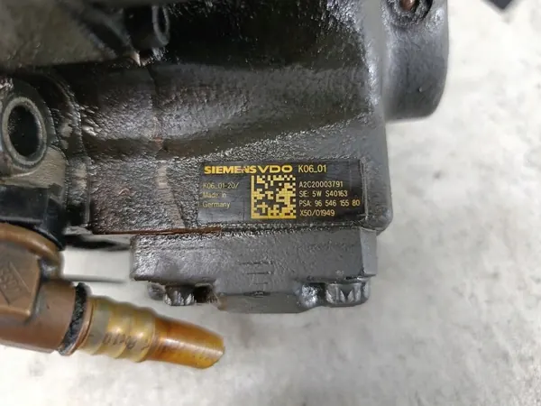 Begagnad Volvo V50 insprutningspump OEM 9654615580 image 6