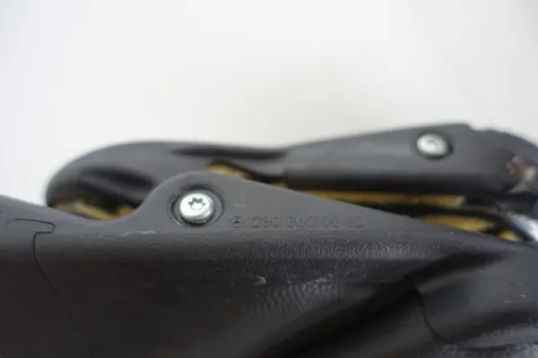 Mercedes R230 katon turvapalkki OEM 2308600032 image 5