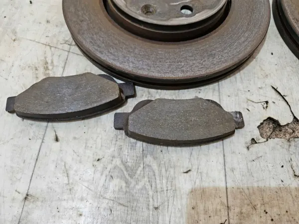 Toyota OE Discos & Pastilhas Freio Dianteiro - OEM image 3
