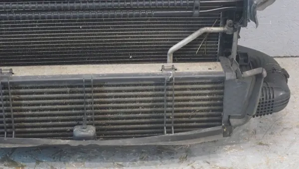 Mercedes W204 CDI Lüfter OEM JKM23587 - Gebraucht image 5