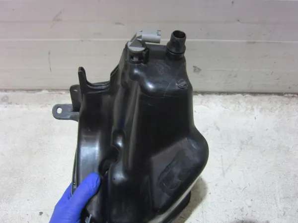 BMW X5 E70 F15 F16 Laajennussäiliö OEM 17138621092 image 6