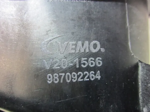 BMW X5 E70 F15 F16 Laajennussäiliö OEM 17138621092 image 8