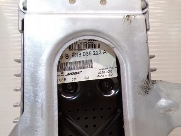 Audi TT 8N Bose Radio Vahvistin OEM 8N8035223A image 3
