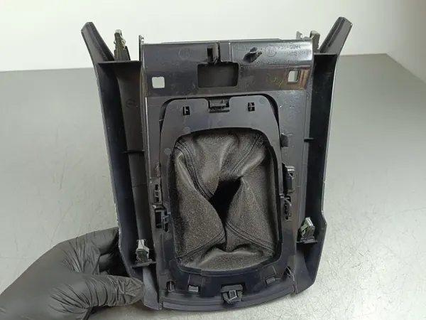 Pomo de mudanças Ford OEM CN15A044H96B - Estado usado image 6