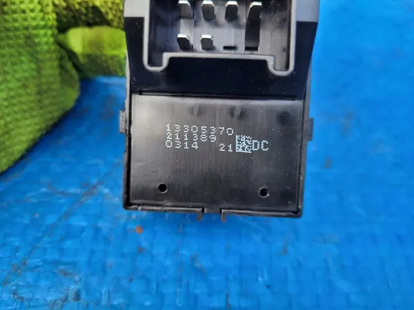 CHEVROLET Cruze J300 | Painel de interruptor de janela dianteira OEM 13305370 image 4