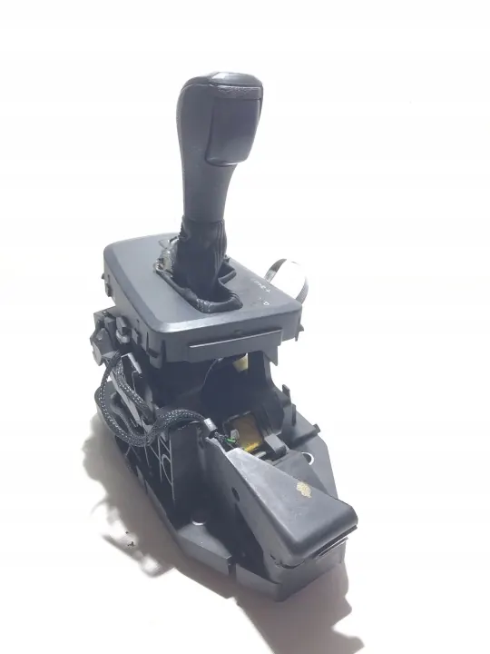 Selector de marchas Volvo V70 OEM P08699287 - Usado image 2