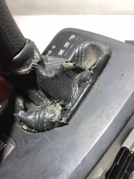 Selector de marchas Volvo V70 OEM P08699287 - Usado image 10