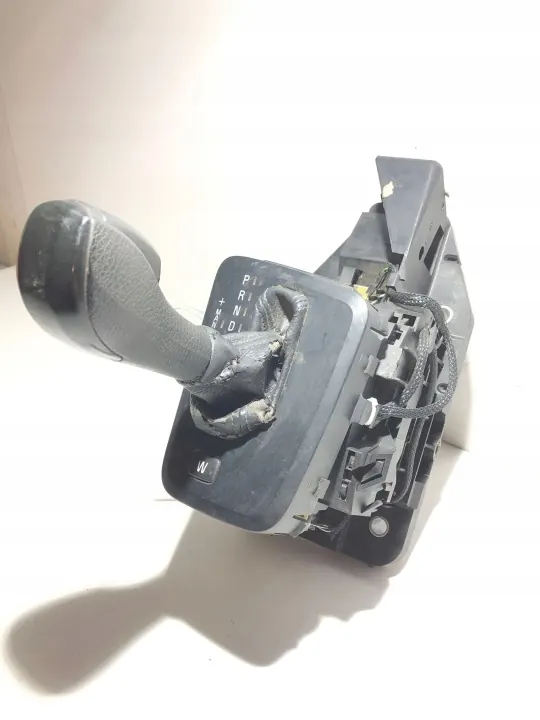 Selector de marchas Volvo V70 OEM P08699287 - Usado image 3