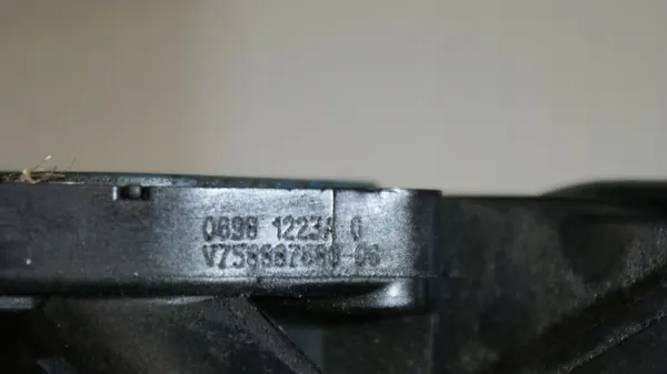 PEUGEOT 207 CITROEN MINI Thermostat Housing V758887680-06 image 5