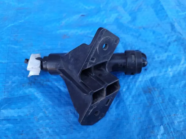 KIA Sorento Ceed III | Voorste linker sproeier 98671-C5000 image 2