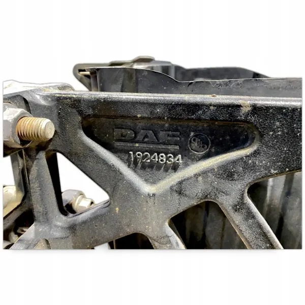 Contenedor batería DAF OEM 1875658 - Usado image 10