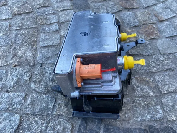 Núcleo do aquecedor Mercedes OEM 2148350000 - Usado image 3