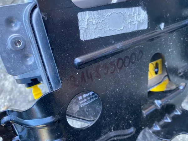 Núcleo do aquecedor Mercedes OEM 2148350000 - Usado image 7