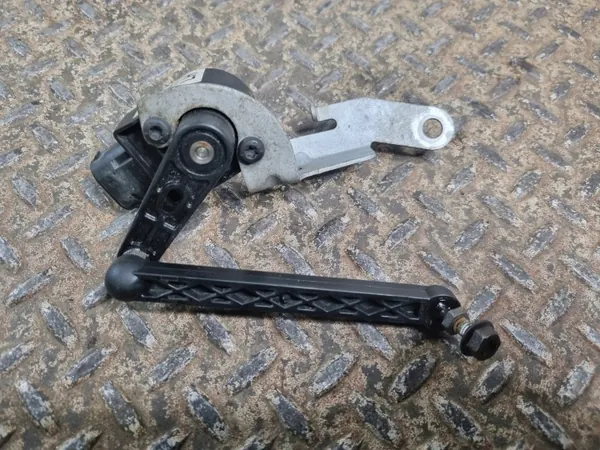 Sensor de Nível Farol Esquerdo Dianteiro Volvo OEM 32221957 image 3