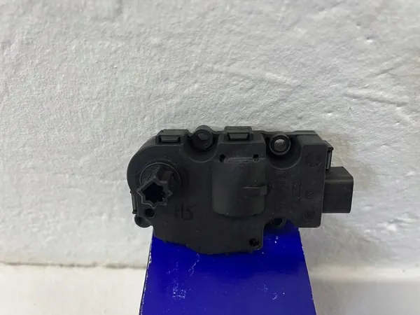 Lämmitysmootori VOLVO V40 II XC40 31418935 image 3