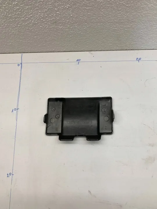 OEM 9817627177 Cache de serrure capot avant - État utilisé image 2