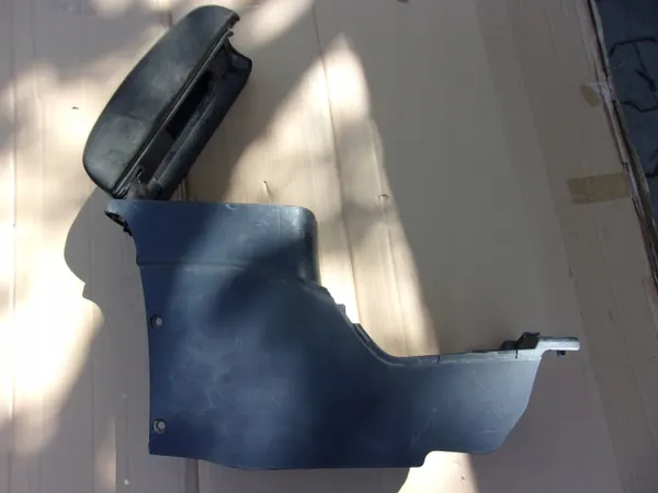 Accoudoir central Mitsubishi OEM 8011A083 image 2