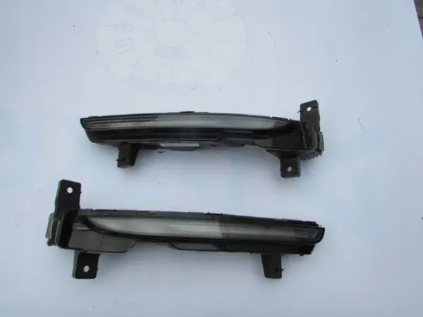 Intermitente izquierdo Porsche OEM 982953351B - Usado image 4