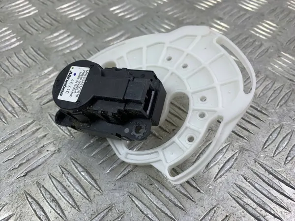 Verwarmingsmotor OEM VHB30-30005A voor Mitsubishi ASX image 2