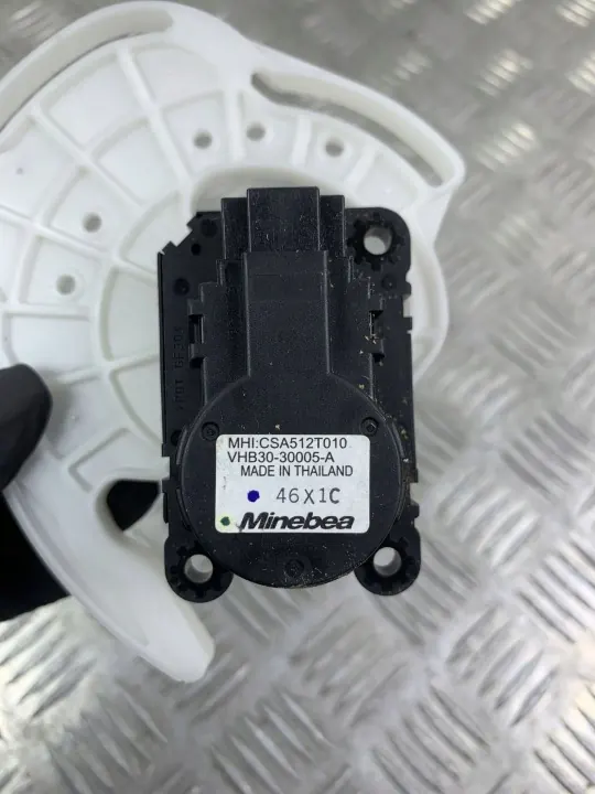 Verwarmingsmotor OEM VHB30-30005A voor Mitsubishi ASX image 3