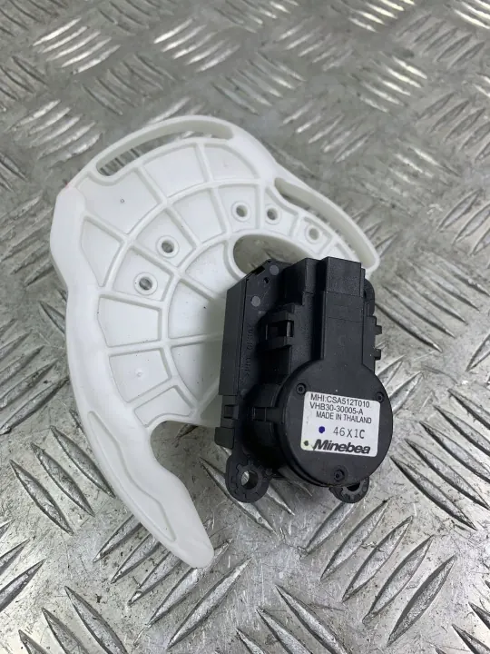 Verwarmingsmotor OEM VHB30-30005A voor Mitsubishi ASX image 5