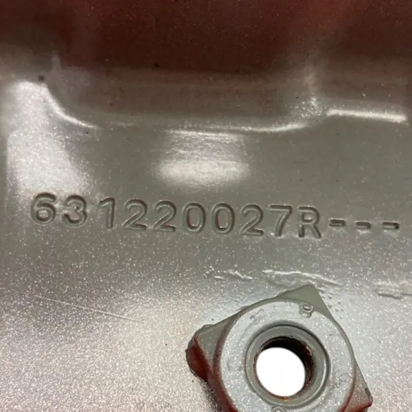 Support d'aile droit OEM 631220027R Renault image 10