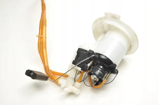 BRANDSTOF POMP MERCEDES W204 3.0 24R A2044700494 image 5