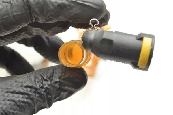 BRANDSTOF POMP MERCEDES W204 3.0 24R A2044700494 image 7