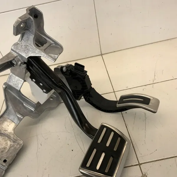 OEM 54632541257454123541 Rem & Gaspedaal Set Audi A5 image 6