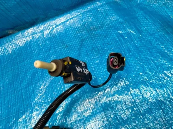 Tubo Calentador AdBlue Audi Q7 OEM 4M0131960B image 4