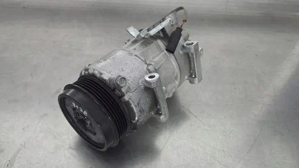 Compresor de aire acondicionado Mercedes-Benz A0012303611 image 2