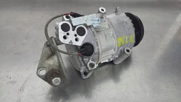 Compresor de aire acondicionado Mercedes-Benz A0012303611 image 5