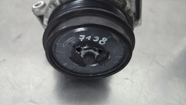 Compresor de aire acondicionado Mercedes-Benz A0012303611 image 6