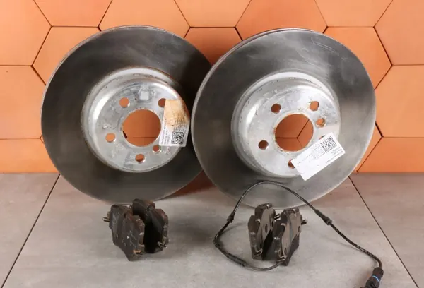 Disques & Plaquettes Frein Avant BMW OEM 6860907 image 3