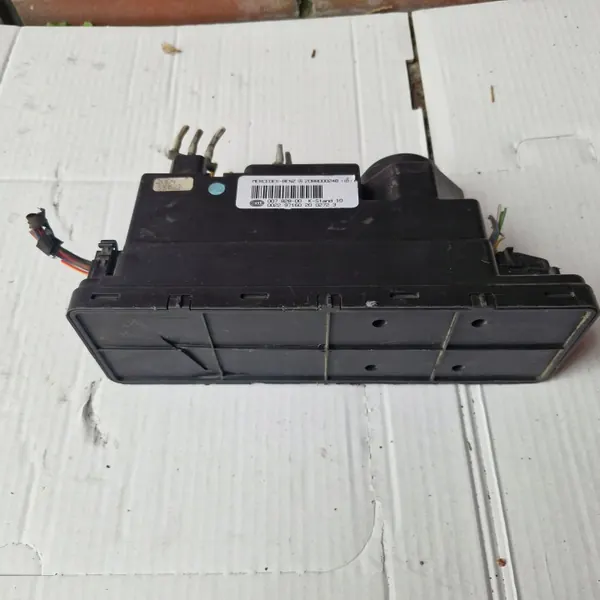 Mercedes centrale sluitpomp OEM 2088000248 Gebruikt image 3