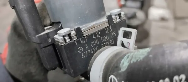 Wasserschlauch Mercedes CLA W118 1.3 A2478302402 image 4