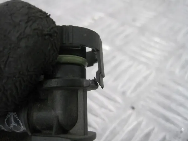 Manguera de vacío Mercedes OEM A2560182200 - Usada image 3