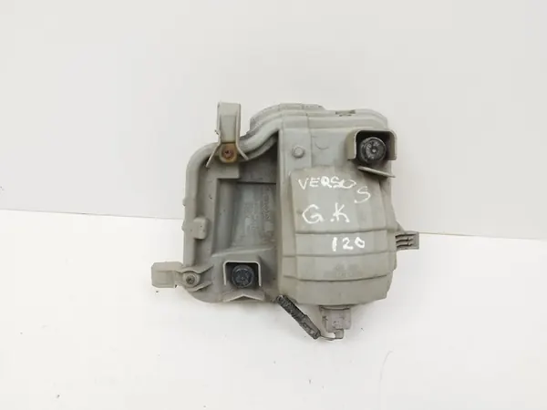 2012 Toyota Verso-S Feu Arrière de Pare-chocs image 2