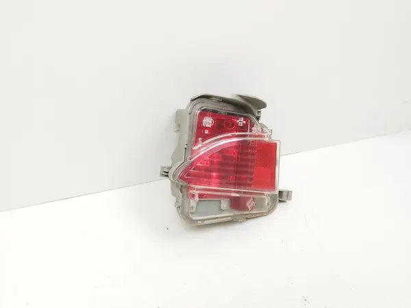 2012 Toyota Verso-S Feu Arrière de Pare-chocs image 3