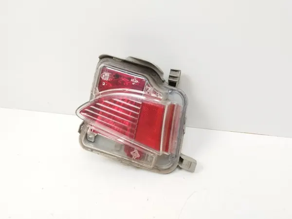 2012 Toyota Verso-S Feu Arrière de Pare-chocs image 4