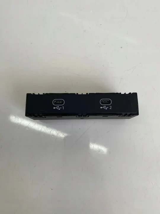 USB-portti OEM 4N1035736 Audi 3.0L Bensiini image 7