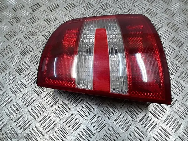 2007 Skoda Fabia Luz Trasera 6y9945112b image 3