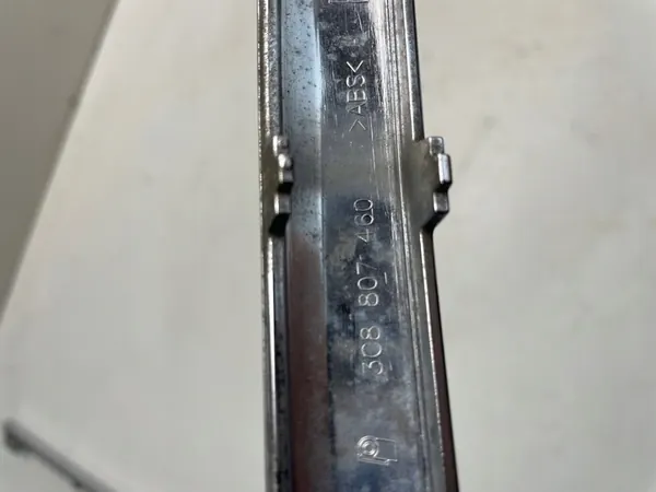 VW PASSAT CC Puskimen Koriste Oikea Kromi 3C8807460B image 2