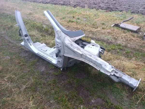 Rechte Vordersäule Volvo S60 II - Gebrauchtes OEM-Teil image 2
