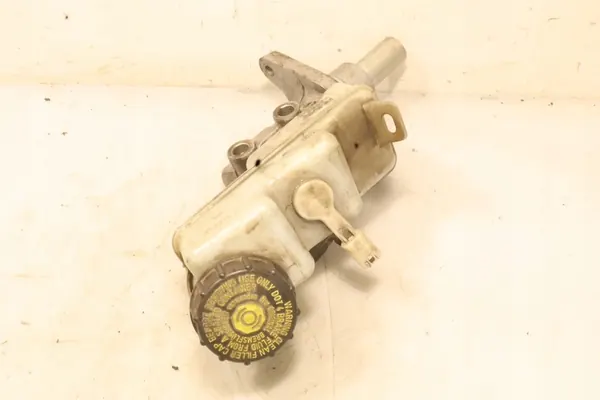 Rempomp Toyota Yaris III Lift 1.4 OEM image 2