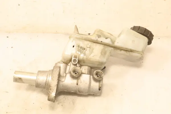 Rempomp Toyota Yaris III Lift 1.4 OEM image 7