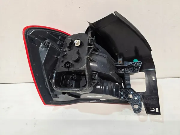 BMW 1 F20 F21 Luz Trasera Derecha LED 7359018 image 8